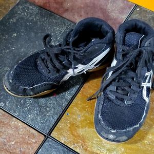 Asics wrestling shoes Little kids sz 11